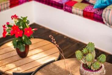 تختخواب و صبحانه Seeds Of Silence Boutique Hotel & Retreat Center Near Olhao