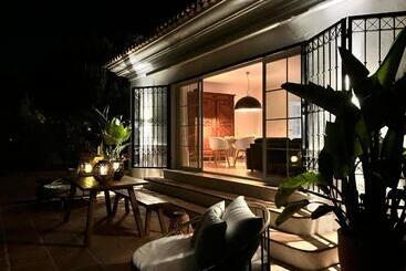 تختخواب و صبحانه Villa De La Luz Luxury Guesthouse