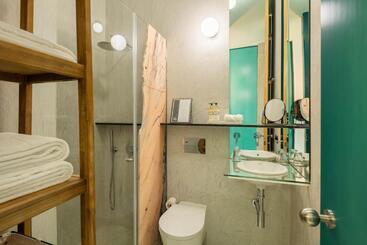 هتل Covelo The Original Rooms And Suites