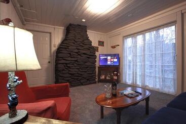 فندق صغير Deerfield Valley Inn   Mt Snow