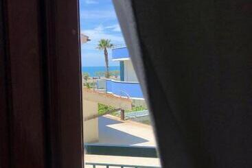 تختخواب و صبحانه Ad Un Passo Dal Mare