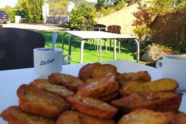 هتل Hostal Finca Mirador