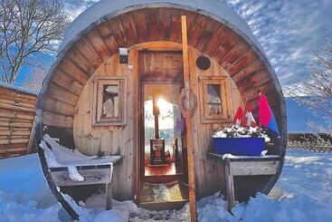 ホテル Hôtel Restaurant Les Cernets Swiss Lodge Ssh