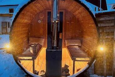 ホテル Hôtel Restaurant Les Cernets Swiss Lodge Ssh