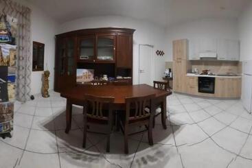 پانسیون Casa Crispi