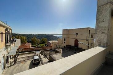پانسیون Casa Crispi