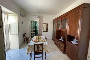 پانسیون Casa Crispi