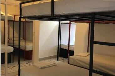 پانسیون Mini Hostal Cultural De Mazatlán