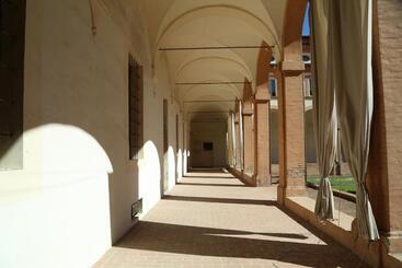 هاستل Antico Convento San Francesco