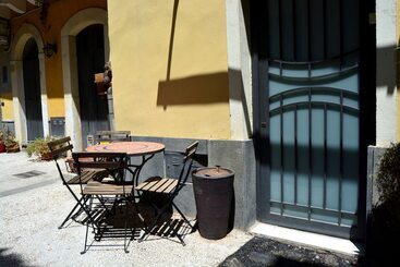 تختخواب و صبحانه Globetrotter Catania