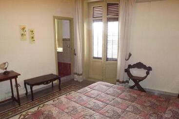 تختخواب و صبحانه I Cavalieri Di Malta