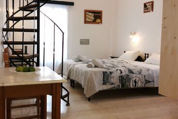 هتل Aretousa Villas
