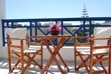 هتل Aretousa Villas
