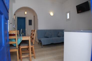 هتل Aretousa Villas