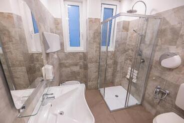 هتل Nuovo Albergo Centro
