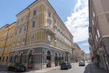 هتل Nuovo Albergo Centro