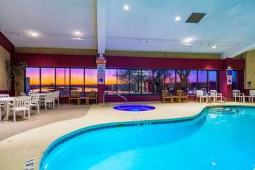 هتل Quality Inn And Conference Center I80 Grand Island