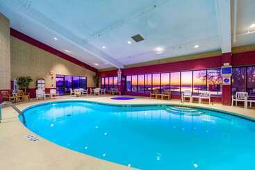 هتل Quality Inn And Conference Center I80 Grand Island