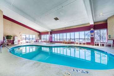هتل Quality Inn And Conference Center I80 Grand Island