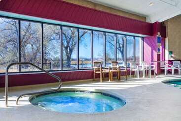 هتل Quality Inn And Conference Center I80 Grand Island