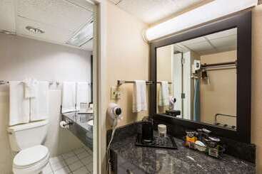 هتل Quality Inn And Conference Center I80 Grand Island