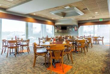 هتل Quality Inn And Conference Center I80 Grand Island