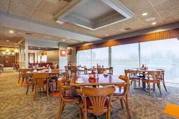 هتل Quality Inn And Conference Center I80 Grand Island
