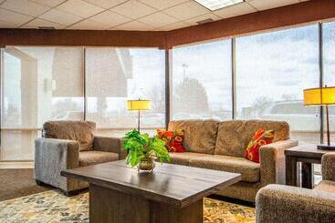 هتل Quality Inn And Conference Center I80 Grand Island