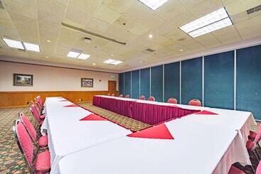 هتل Quality Inn And Conference Center I80 Grand Island