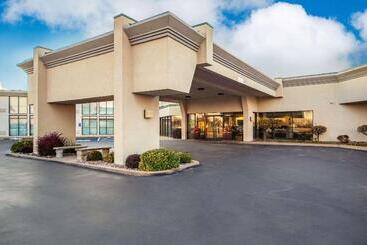 هتل Quality Inn And Conference Center I80 Grand Island