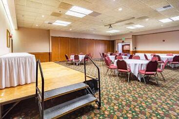 هتل Quality Inn And Conference Center I80 Grand Island