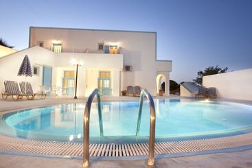 هتل Villa Pelekanos