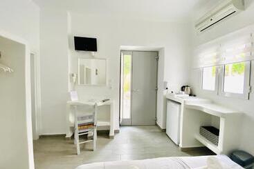 Zisis Pension