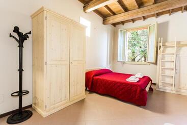 Student's Hostel Estense