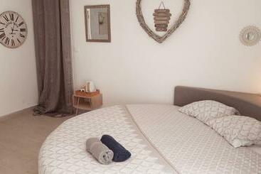 تختخواب و صبحانه Allegria Nimes Chambre Deluxe Spa