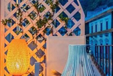 تختخواب و صبحانه La Serenata Luxury