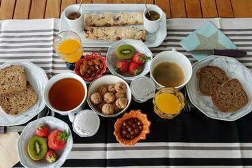 تختخواب و صبحانه L’abrico’thym