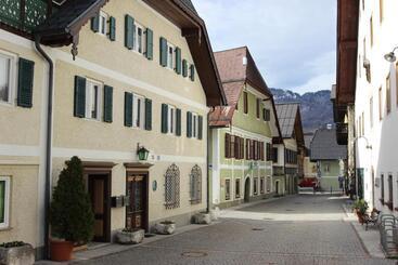 تختخواب و صبحانه Wanderlust Boutique Rooms