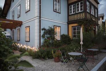 تختخواب و صبحانه Wanderlust Boutique Rooms