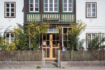 تختخواب و صبحانه Wanderlust Boutique Rooms