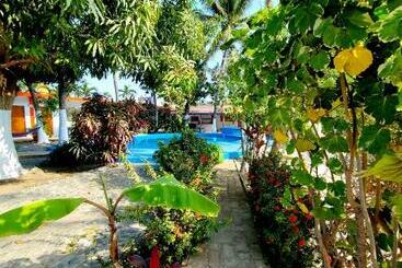 هتل Oasis Melaque