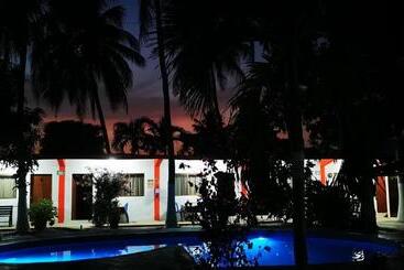هتل Oasis Melaque