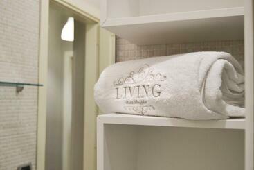 Mr Living Bed & Breakfast