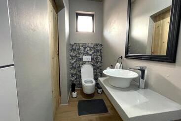 پانسیون Le Bezz Guesthouse