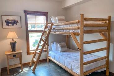 Remodeled Ski In Out   305 Soaring Eagle   Luxury!
