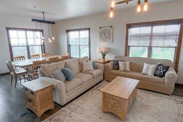 Remodeled Ski In Out   305 Soaring Eagle   Luxury!