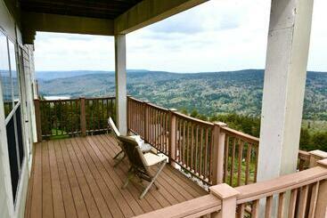 Remodeled Ski In Out   305 Soaring Eagle   Luxury!