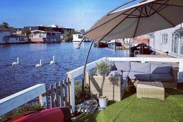 住宿加早餐  Amster Houseboat Bed Without Breakfast