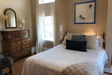مبيت وإفطار Chessie Room