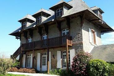 민박 Le Chalet Suiss   Chambre Santorin